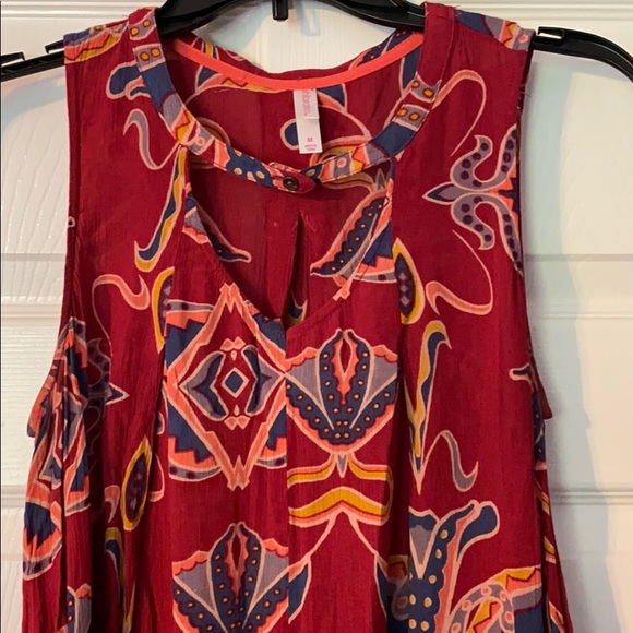 Patterned top - Picture 2 of 2